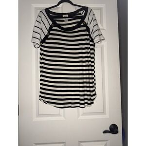 Bibi Striped Short Sleeve Accent Button Top Xl Black White